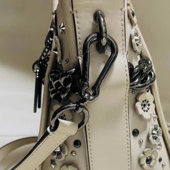 Coach Swagger with Tea Rose Leather Purse - Picture 9 of 14